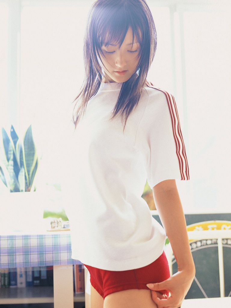 Wanibooks_ NO.10 Ayaka Komatsu 小松彩夏 写真集[200P]