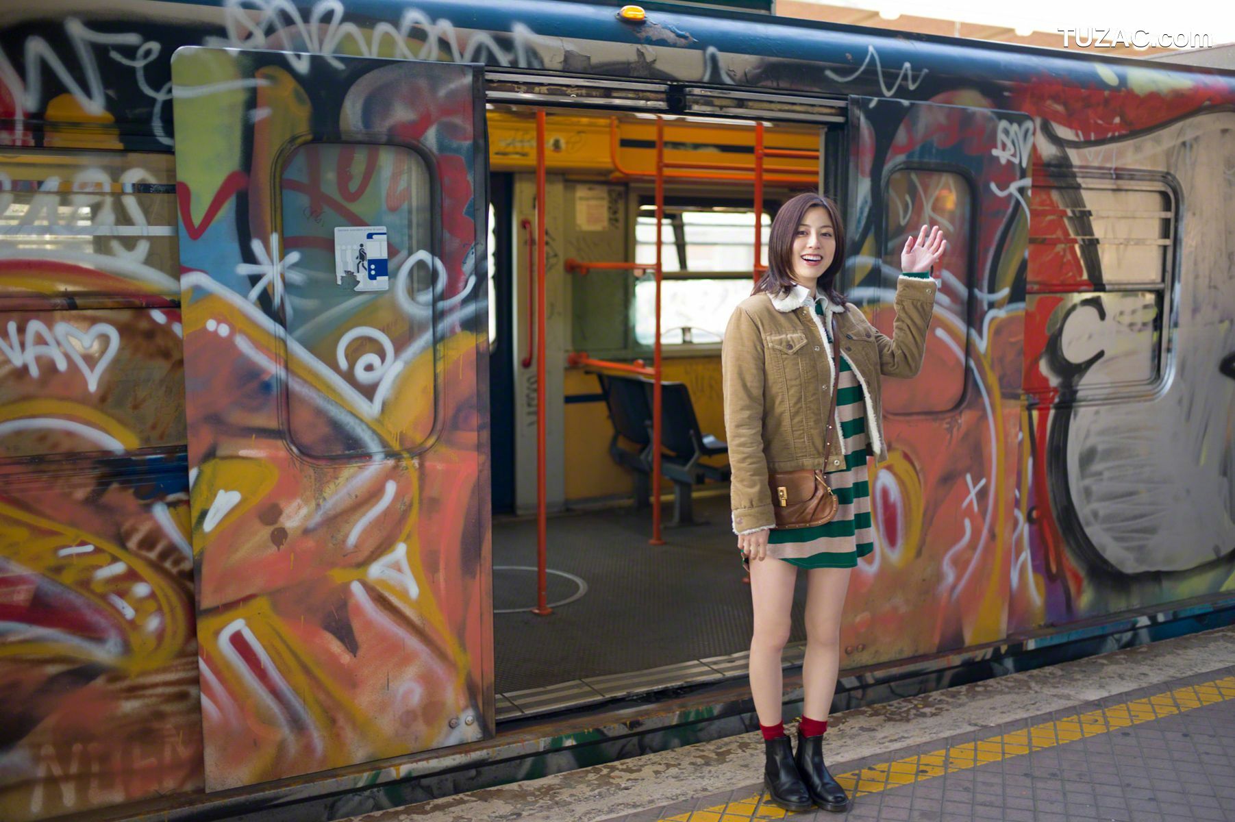 Wanibooks_ NO.136 Yumi Sugimoto 杉本有美 写真集[246P]