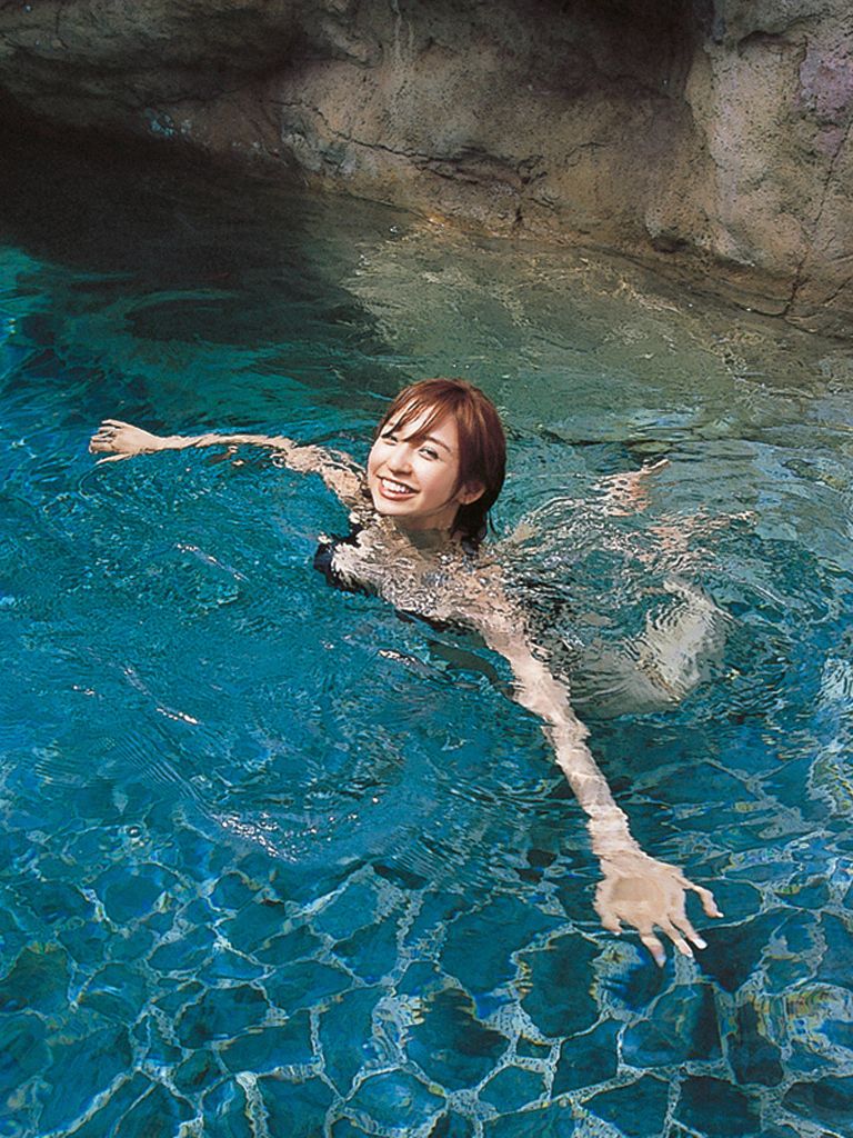 Wanibooks_ NO.51 Mariko Shinoda 篠田麻里子 写真集[196P]