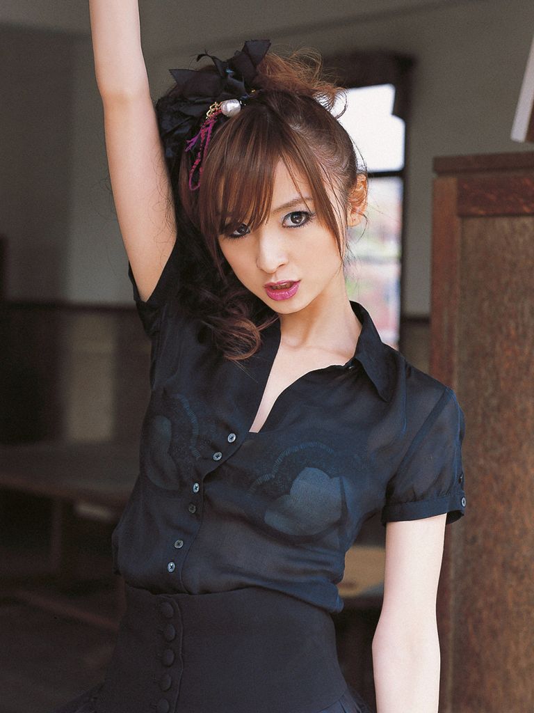 Wanibooks_ NO.51 Mariko Shinoda 篠田麻里子 写真集[196P]
