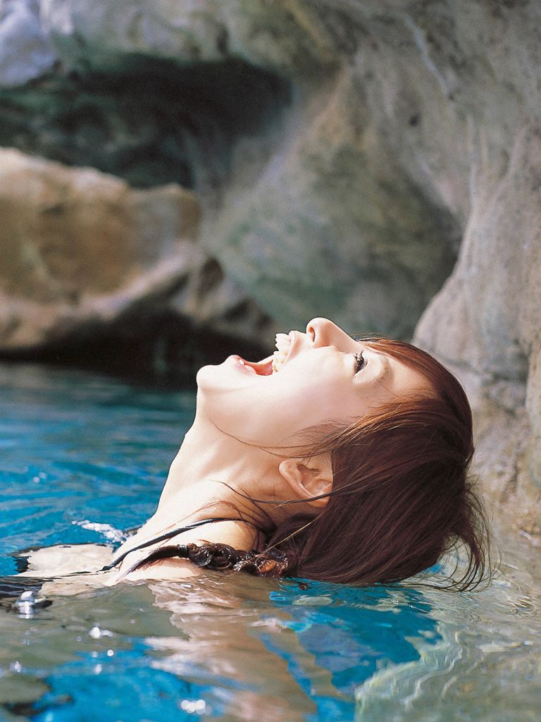 Wanibooks_ NO.51 Mariko Shinoda 篠田麻里子 写真集[196P]