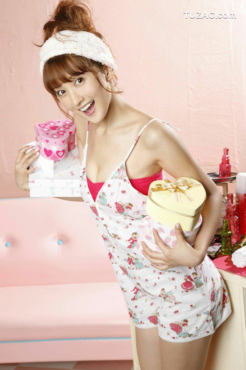 Wanibooks_ NO.77 Ayaka Komatsu 小松彩夏 写真集[189P]