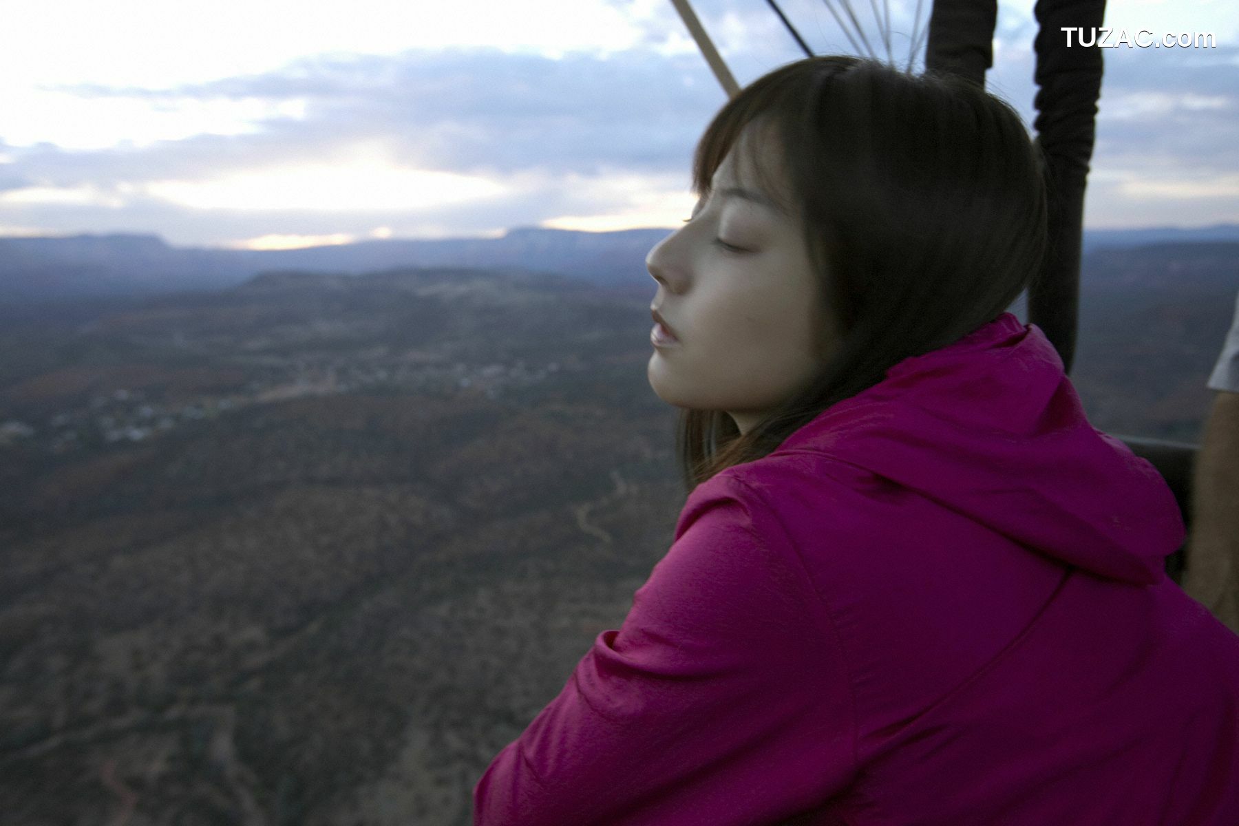 Wanibooks_ NO.82 Yumi Sugimoto 杉本有美 写真集[218P]