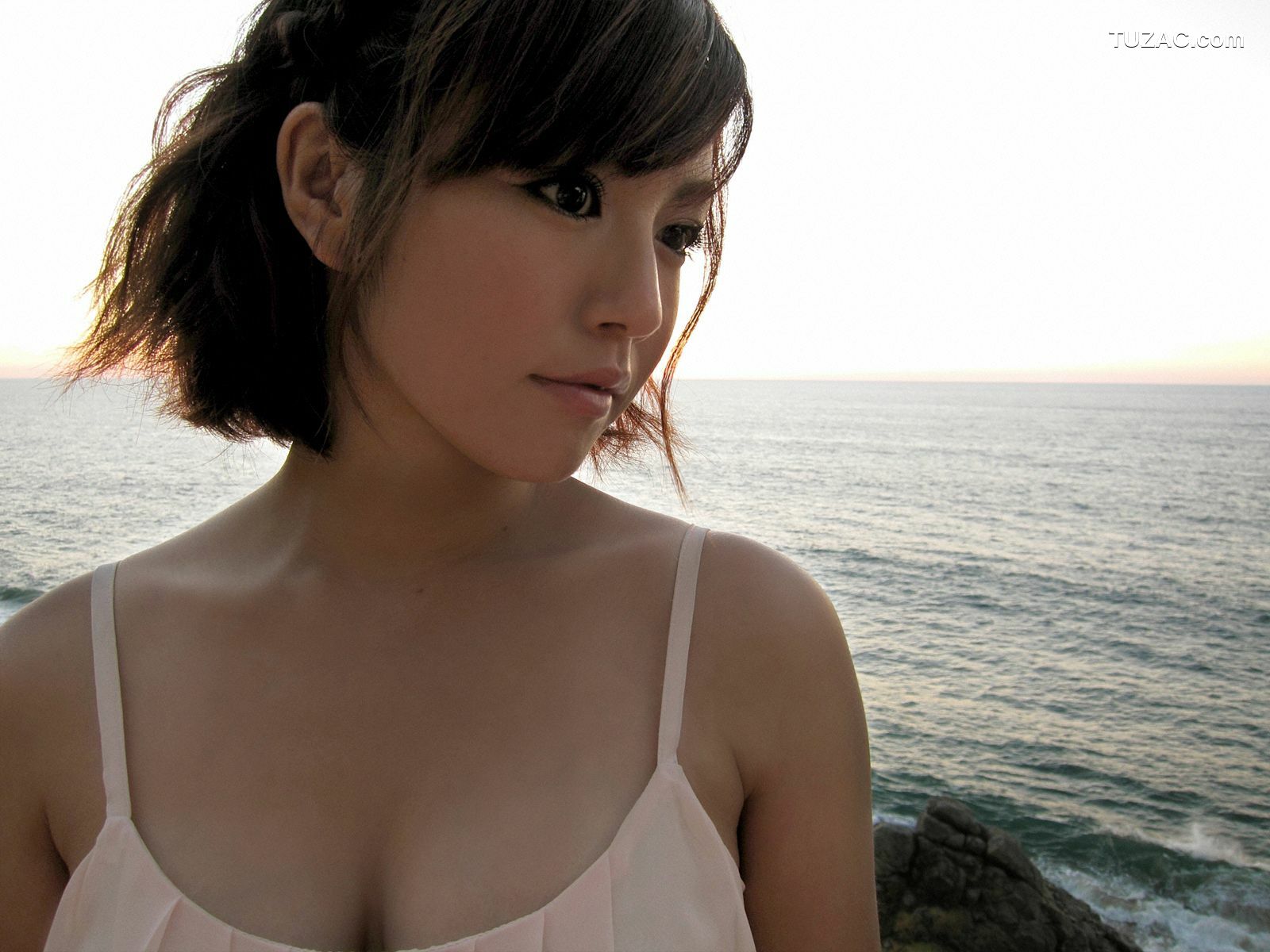 Wanibooks_ NO.83 Sayaka Isoyama 矶山沙也加/矶山さやか 写真集[172P]