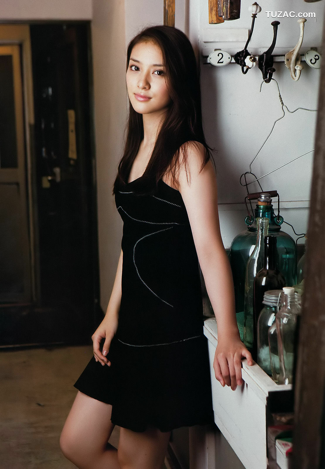 Weekly Big Comic Spirits杂志写真_ 武井咲 2011年No.52 写真杂志[8P]