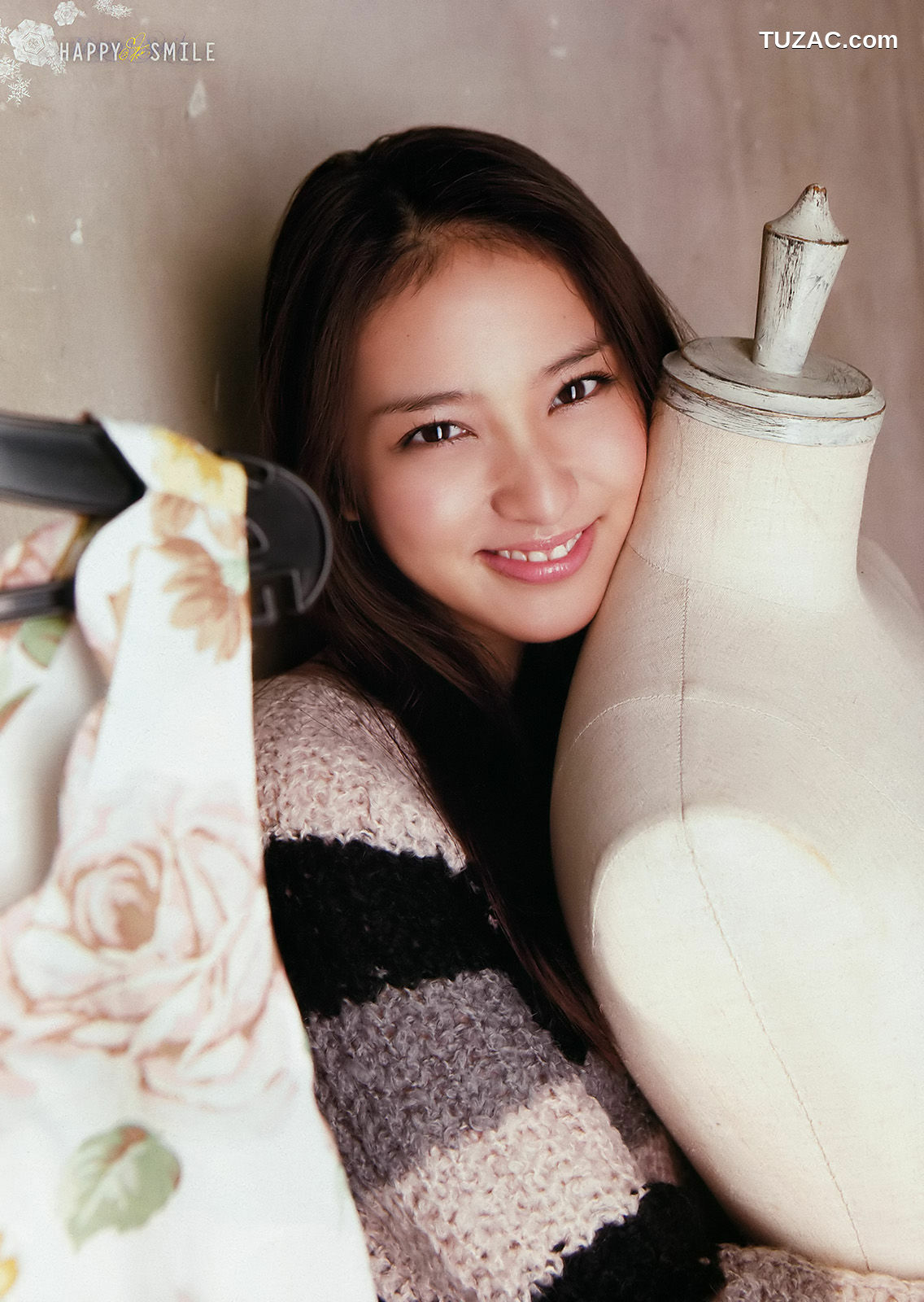 Weekly Big Comic Spirits杂志写真_ 武井咲 2011年No.52 写真杂志[8P]