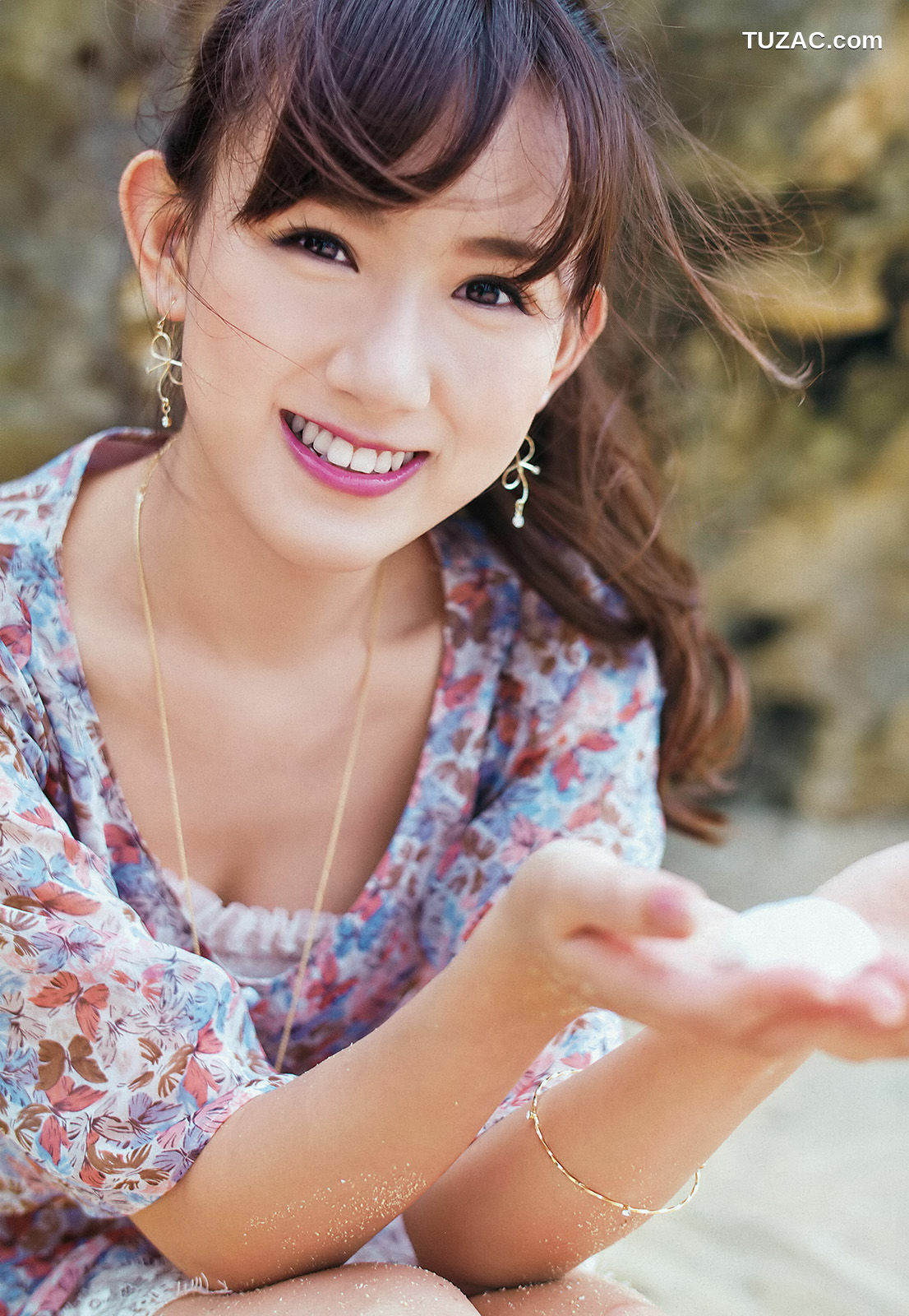 Weekly Big Comic Spirits杂志写真_ 谷中麻里衣 大野いと 2012年No.07 写真杂志[11P]
