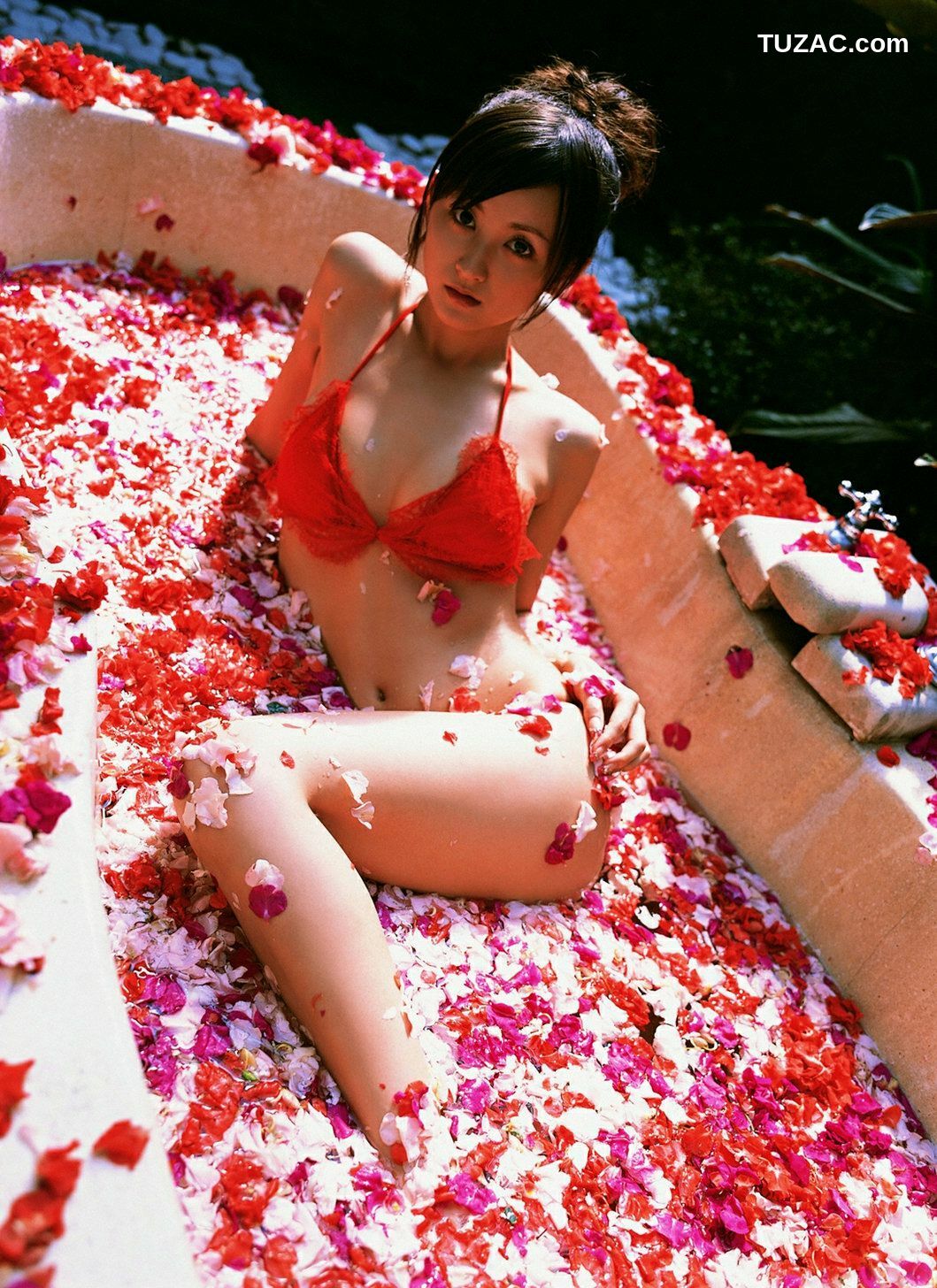 YS Web_ Vol.250 Ayaka Komatsu 小松彩夏 写真集[71P]