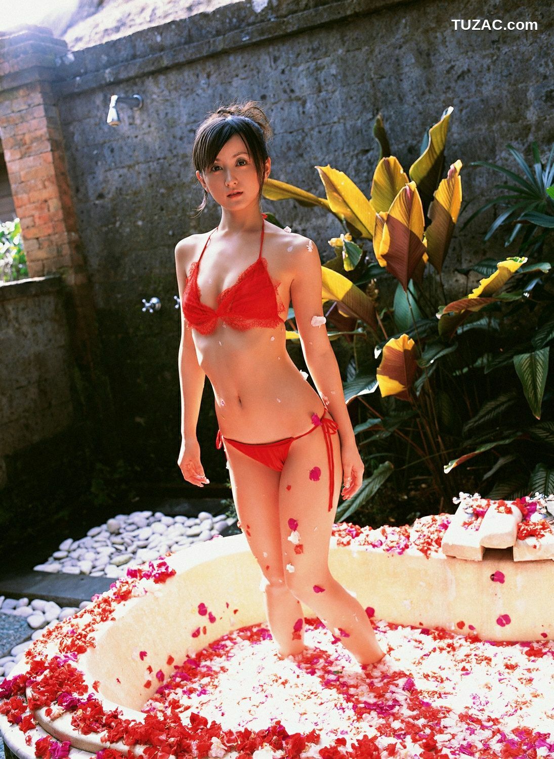 YS Web_ Vol.250 Ayaka Komatsu 小松彩夏 写真集[71P]