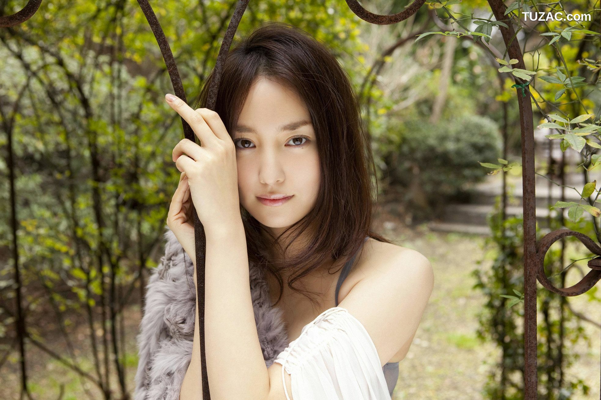 YS Web_ Vol.295 Natsuko Nagaike 永池南津子 写真集[105P]