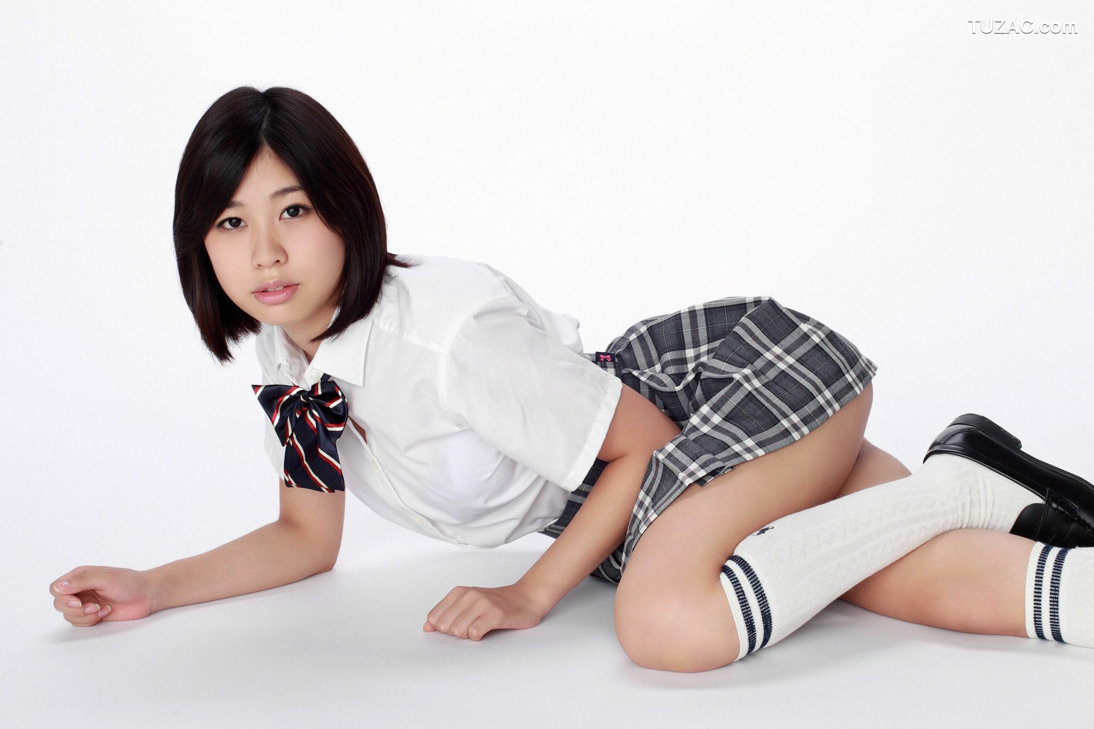 YS Web_Kinatsu Kuraoka 倉岡生夏《Eカップの、にゅ》写真集 Vol.391[45P]