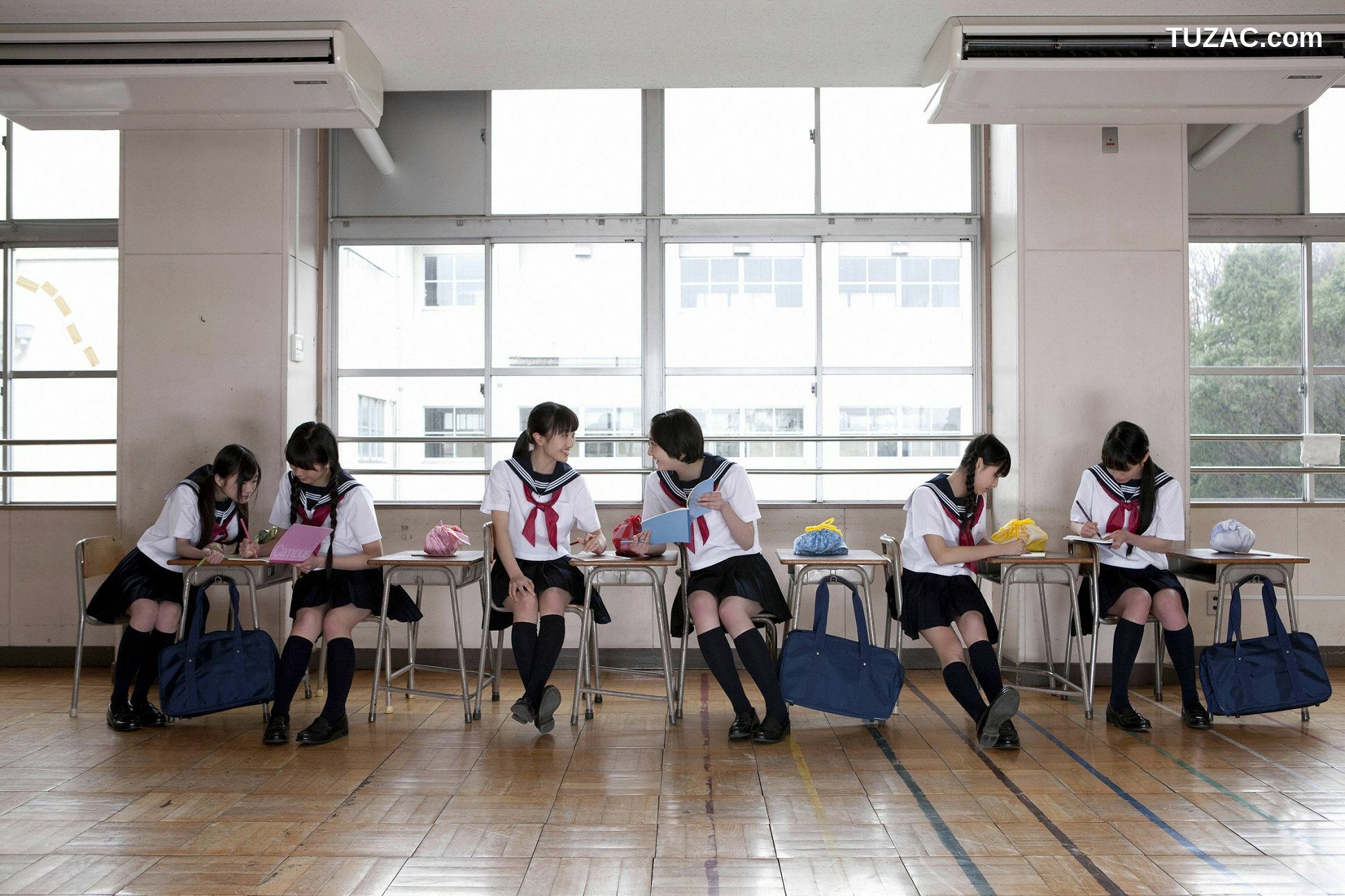 YS Web_Momoiro Clover 桃色幸运草Z ももいろクローバーZ《PEACH&times;6》写真集 Vol.402[96P]