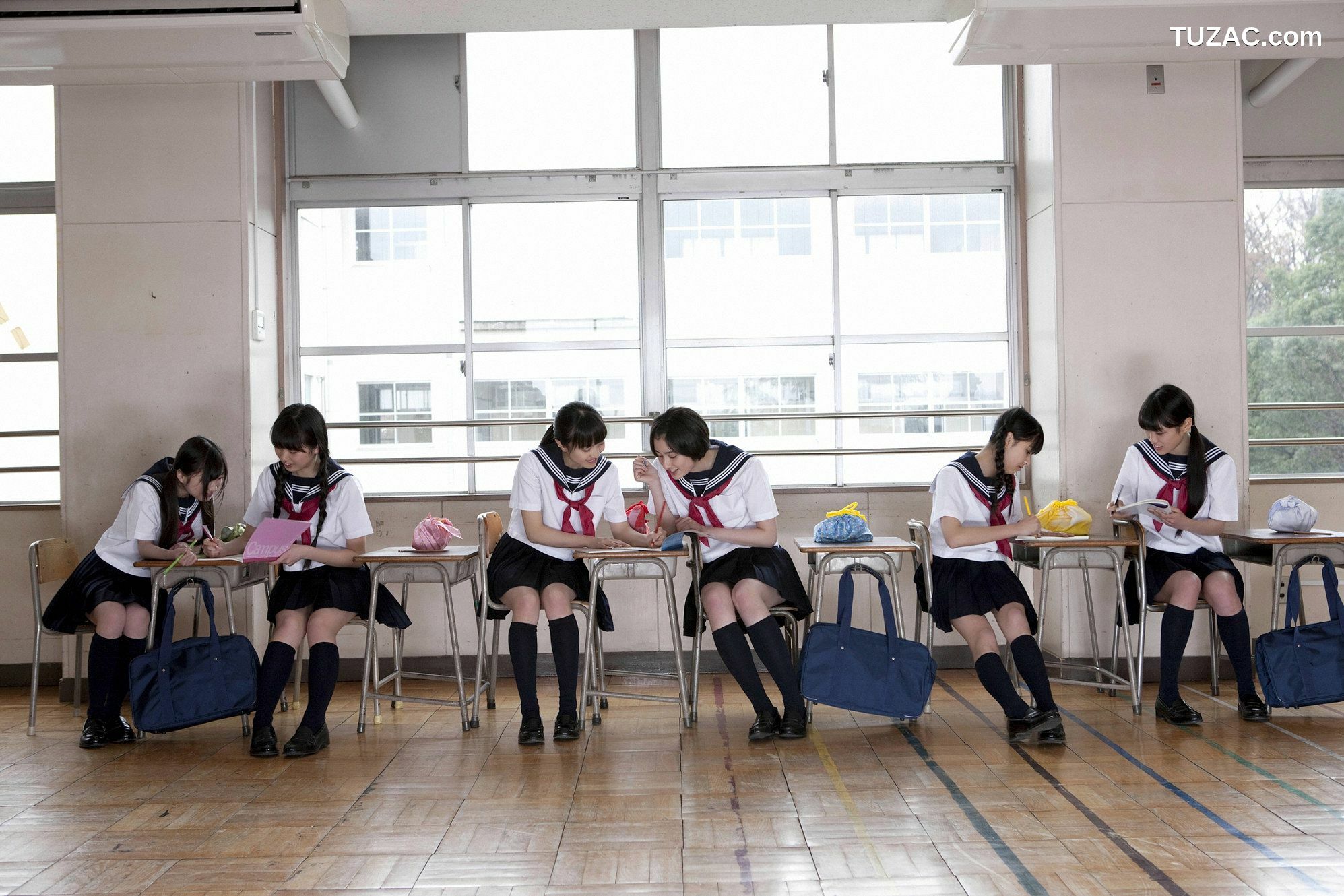 YS Web_Momoiro Clover 桃色幸运草Z ももいろクローバーZ《PEACH&times;6》写真集 Vol.402[96P]