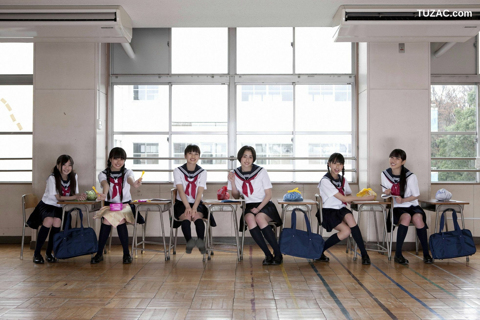 YS Web_Momoiro Clover 桃色幸运草Z ももいろクローバーZ《PEACH&times;6》写真集 Vol.402[96P]