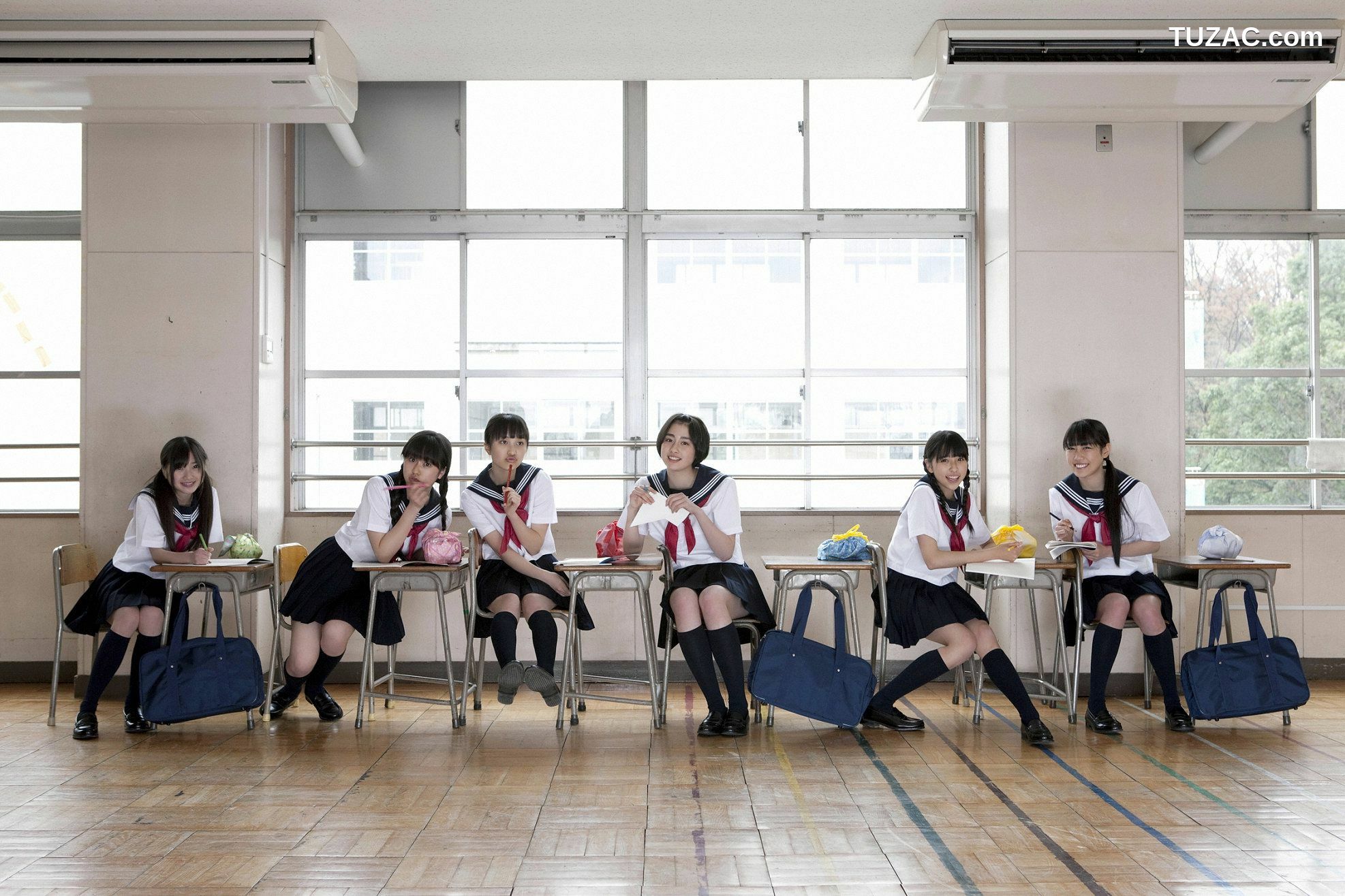 YS Web_Momoiro Clover 桃色幸运草Z ももいろクローバーZ《PEACH&times;6》写真集 Vol.402[96P]
