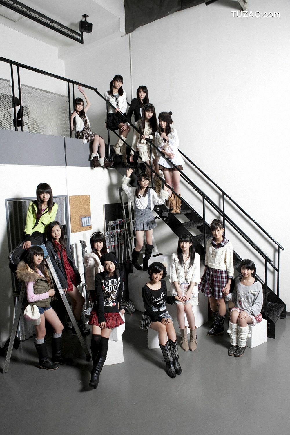 YS Web_TOKYO JOSHIRYU ももいろクローバー《スマイレージ 東京女子流》写真集 Vol.380[121P]