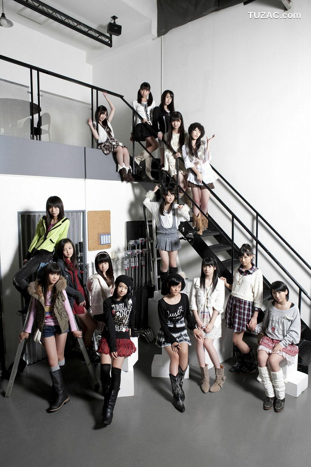 YS Web_TOKYO JOSHIRYU ももいろクローバー《スマイレージ 東京女子流》写真集 Vol.380[121P]