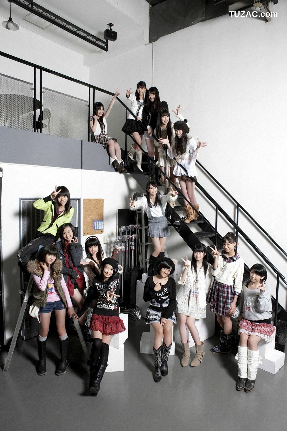 YS Web_TOKYO JOSHIRYU ももいろクローバー《スマイレージ 東京女子流》写真集 Vol.380[121P]