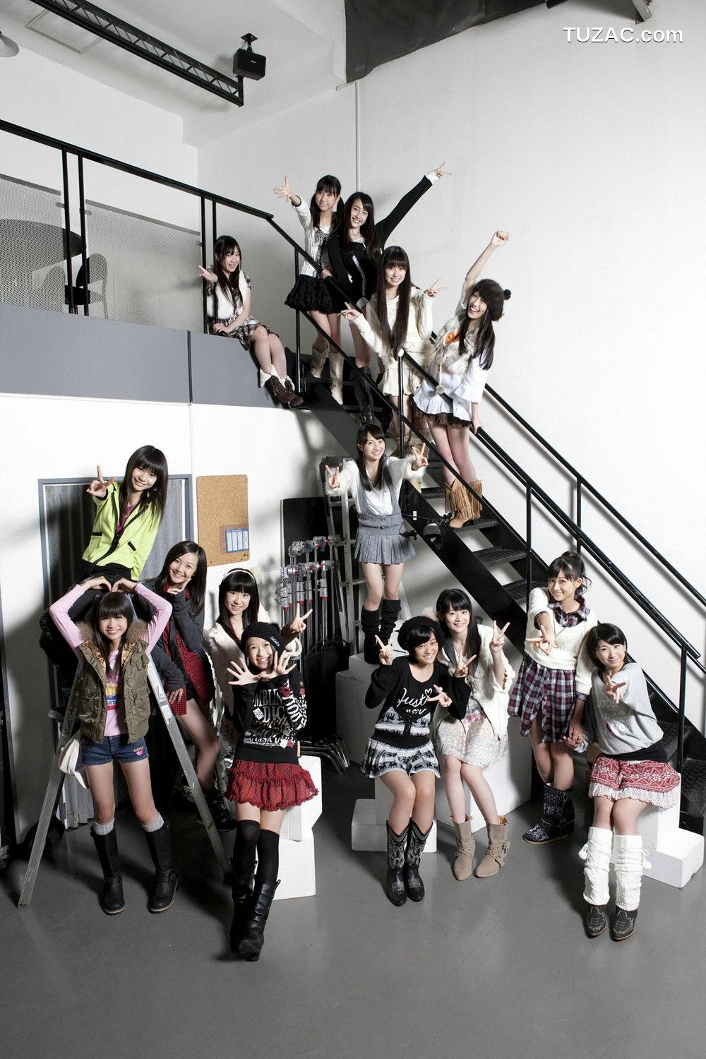 YS Web_TOKYO JOSHIRYU ももいろクローバー《スマイレージ 東京女子流》写真集 Vol.380[121P]