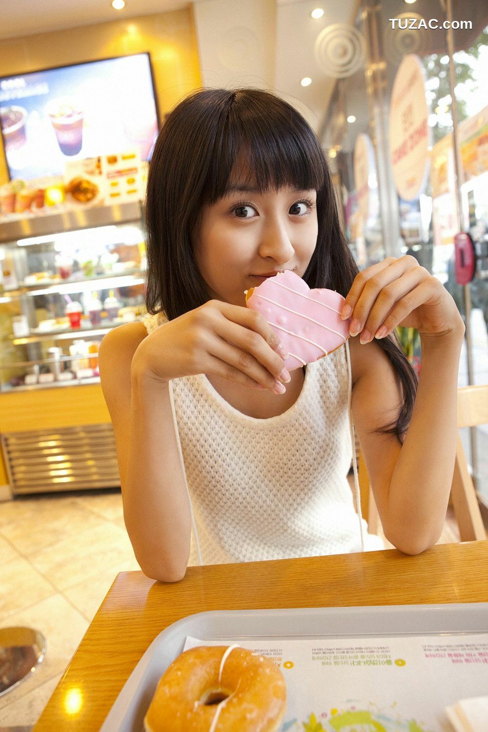 YS Web_入矢麻衣《一瞬で恋に落ちた!!》写真集 Vol.386[100P]