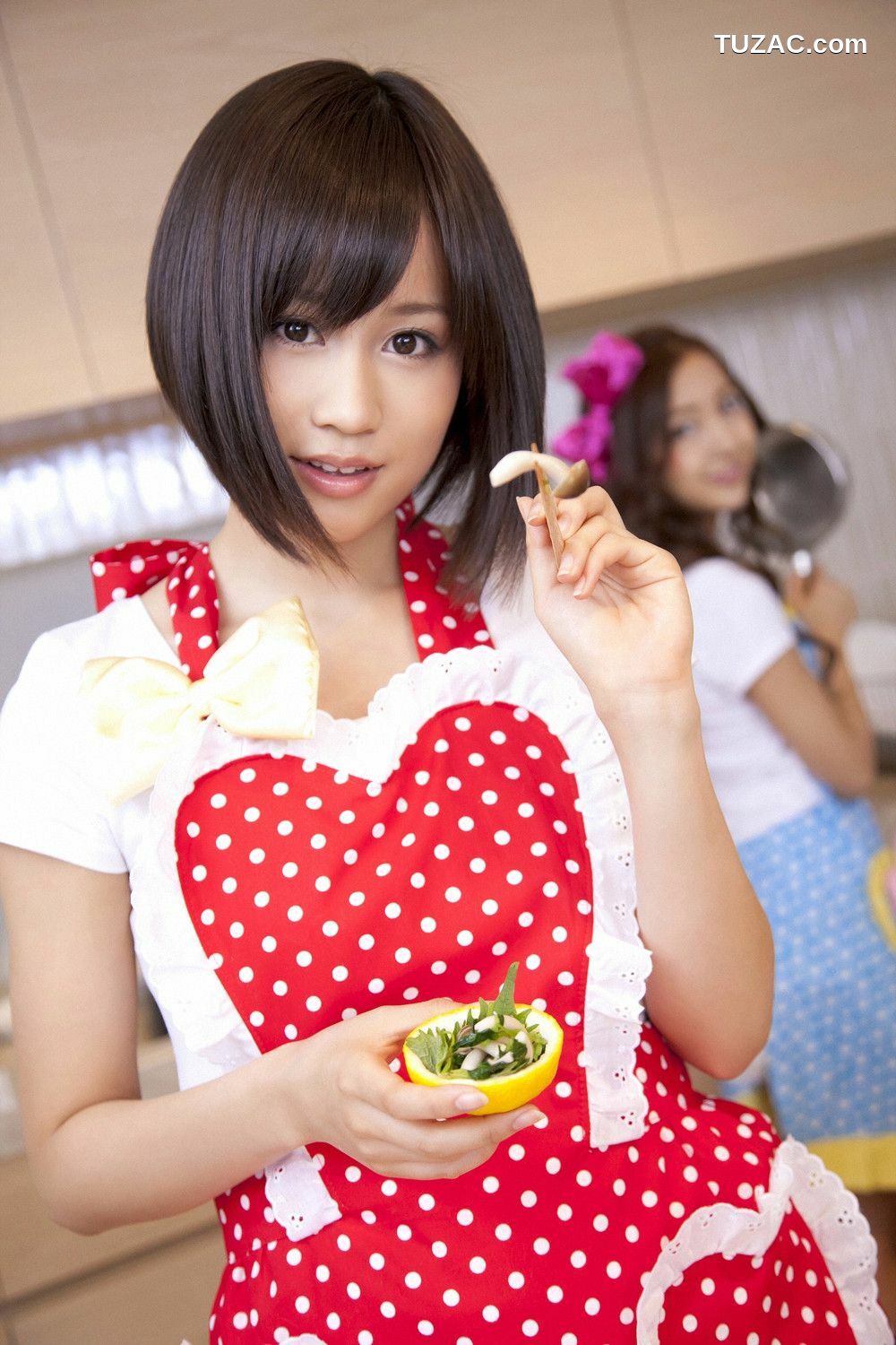 YS Web_前田敦子/板野友美《あっちゃん ともちん、ふたりで&hellip;》写真集 Vol.401[55P]