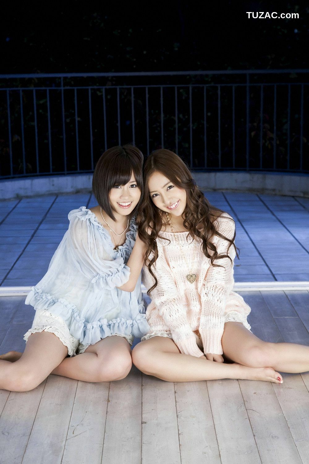 YS Web_前田敦子/板野友美《あっちゃん ともちん、ふたりで&hellip;》写真集 Vol.401[55P]