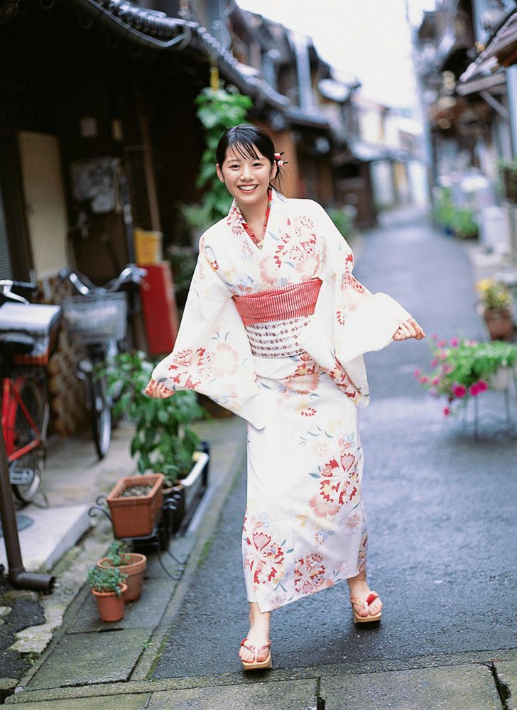 YS Web_夏帆Kaho《中学生最后の夏休み、思い出いっぱ？？!!》写真集 Vol.176[24P]