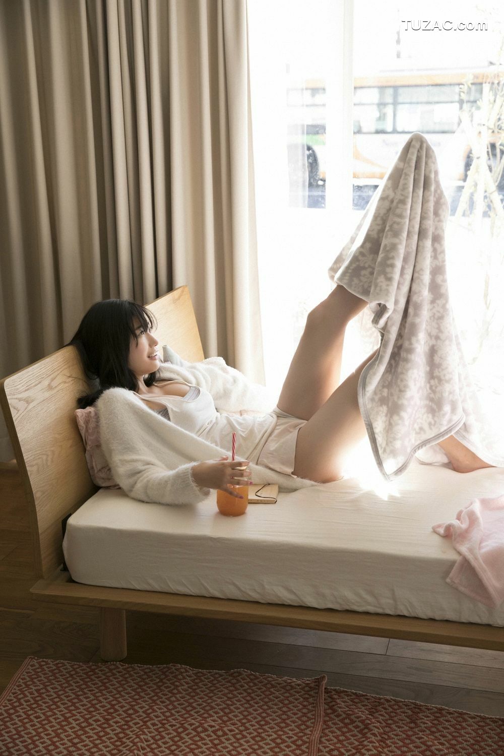 YS Web_小倉優香《女神降臨》 Vol.811 写真集[100P]