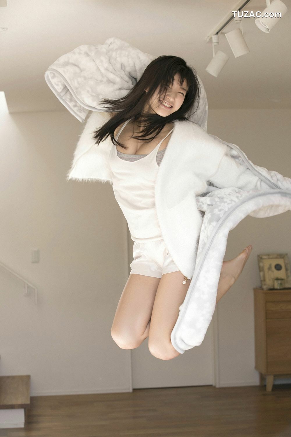 YS Web_小倉優香《女神降臨》 Vol.811 写真集[100P]