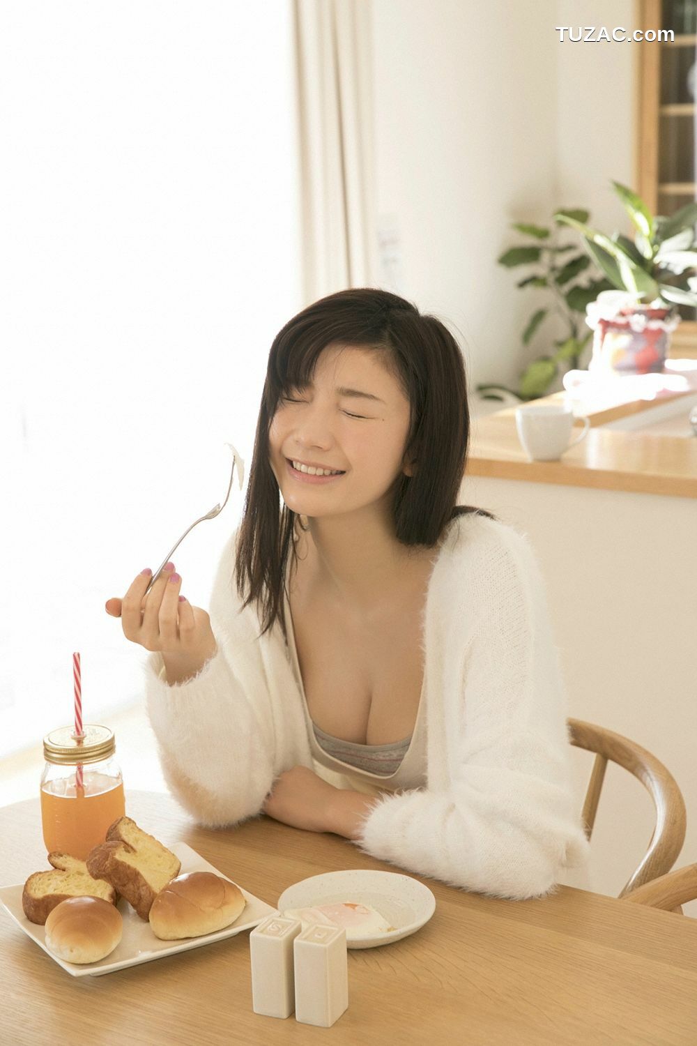 YS Web_小倉優香《女神降臨》 Vol.811 写真集[100P]