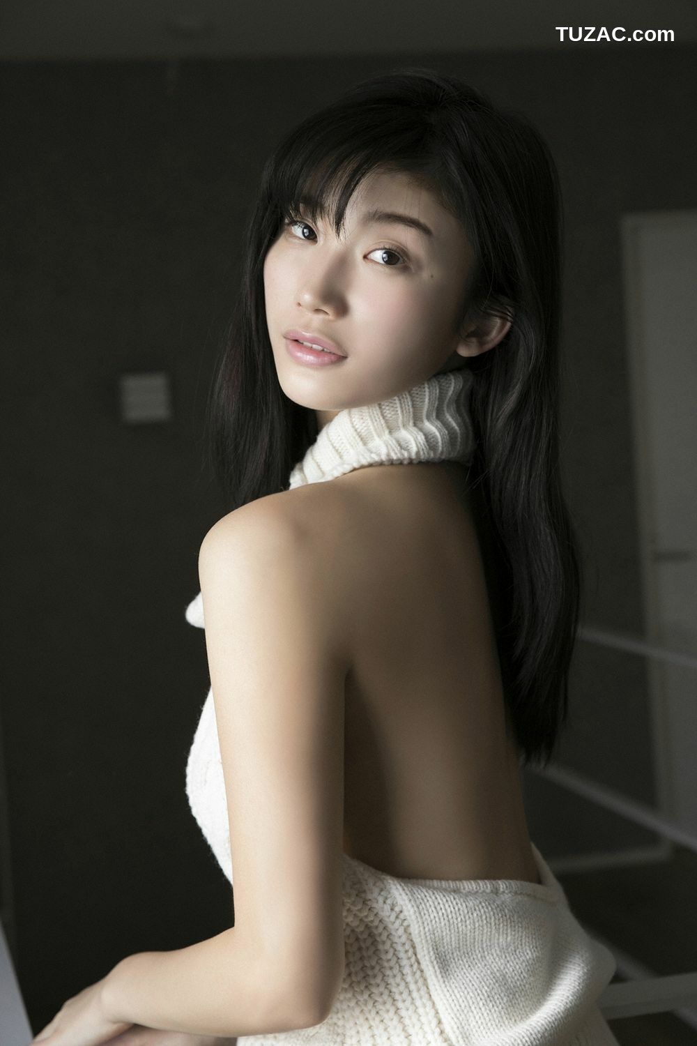 YS Web_小倉優香《女神降臨》 Vol.811 写真集[100P]