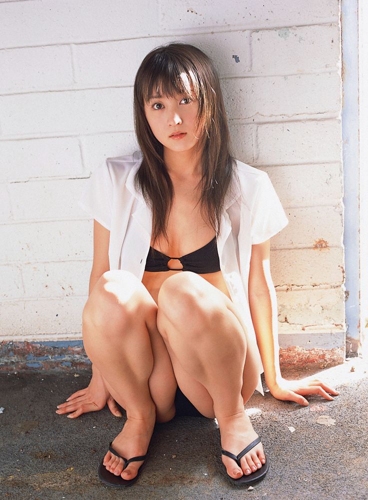 YS Web_小松彩夏《Genuine》写真集 Vol.121[64P]