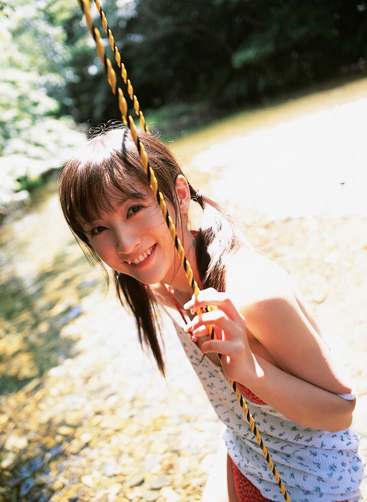 YS Web_小松彩夏《おソトで大冒険》写真集 Vol.146[81P]