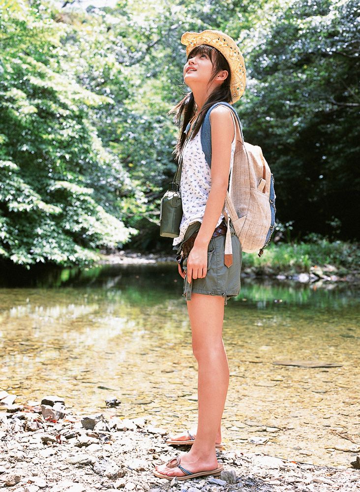 YS Web_小松彩夏《おソトで大冒険》写真集 Vol.146[81P]