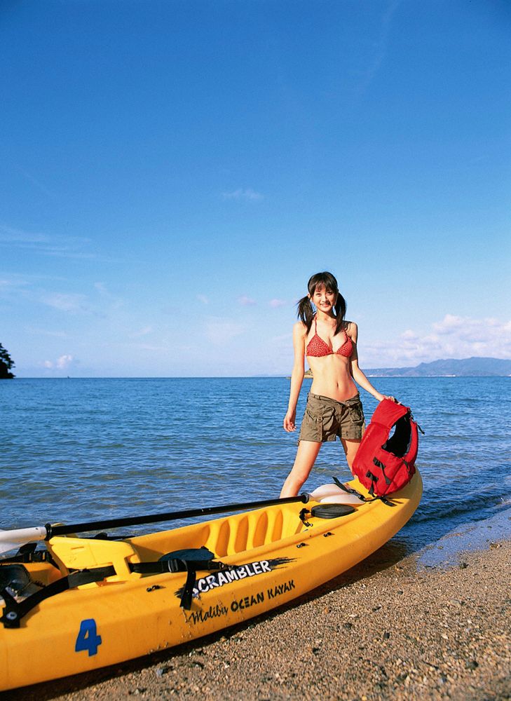 YS Web_小松彩夏《おソトで大冒険》写真集 Vol.146[81P]