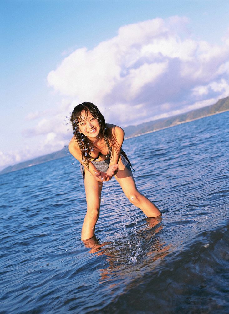 YS Web_小松彩夏《おソトで大冒険》写真集 Vol.146[81P]