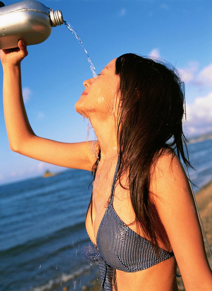 YS Web_小松彩夏《おソトで大冒険》写真集 Vol.146[81P]