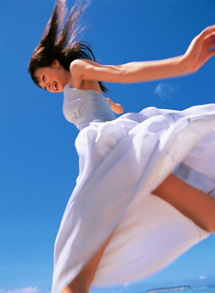 YS Web_小松彩夏《おソトで大冒険》写真集 Vol.146[81P]