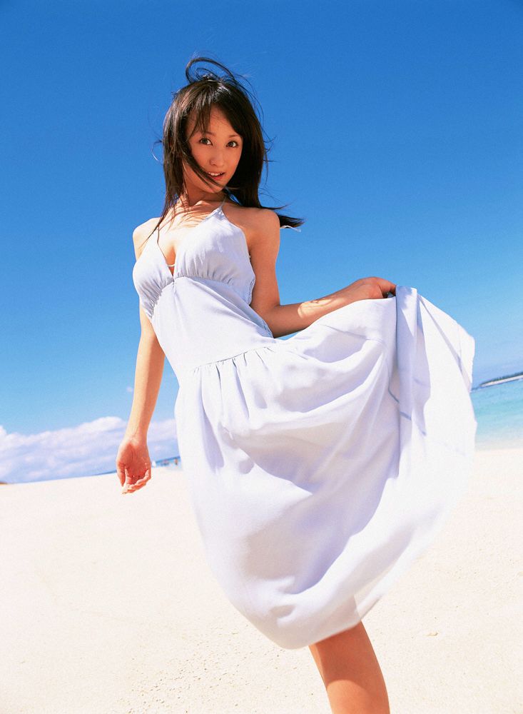 YS Web_小松彩夏《おソトで大冒険》写真集 Vol.146[81P]