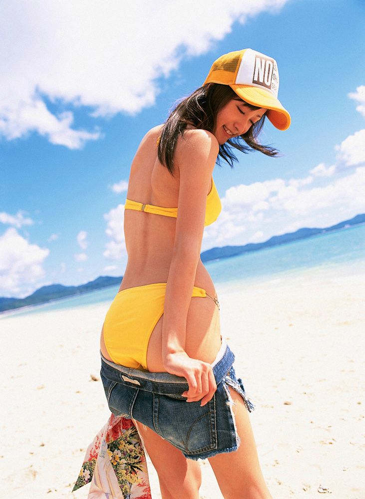YS Web_小松彩夏《おソトで大冒険》写真集 Vol.146[81P]