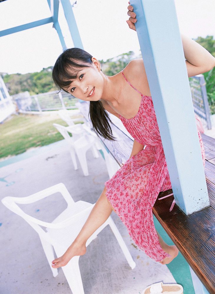 YS Web_小松彩夏《おソトで大冒険》写真集 Vol.146[81P]