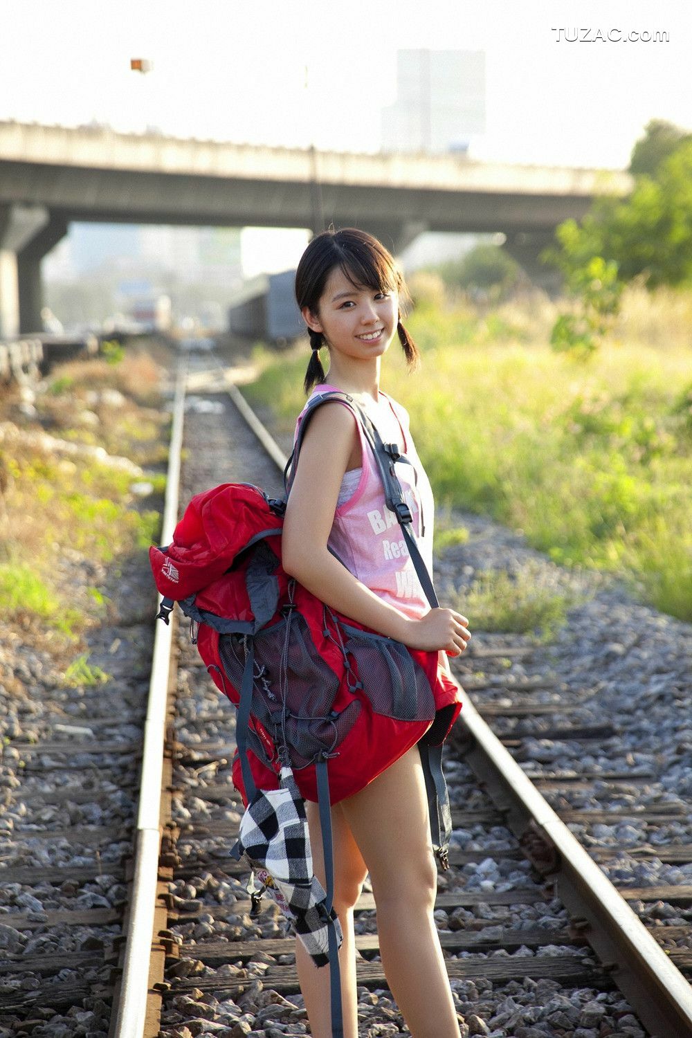 YS Web_小池里奈《冒険したいお年頃》写真集 Vol.377[100P]