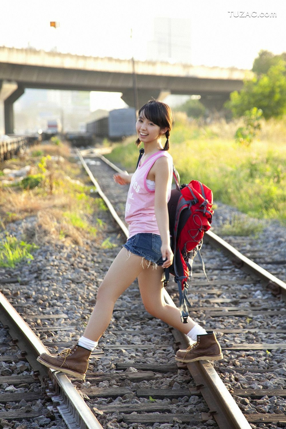 YS Web_小池里奈《冒険したいお年頃》写真集 Vol.377[100P]
