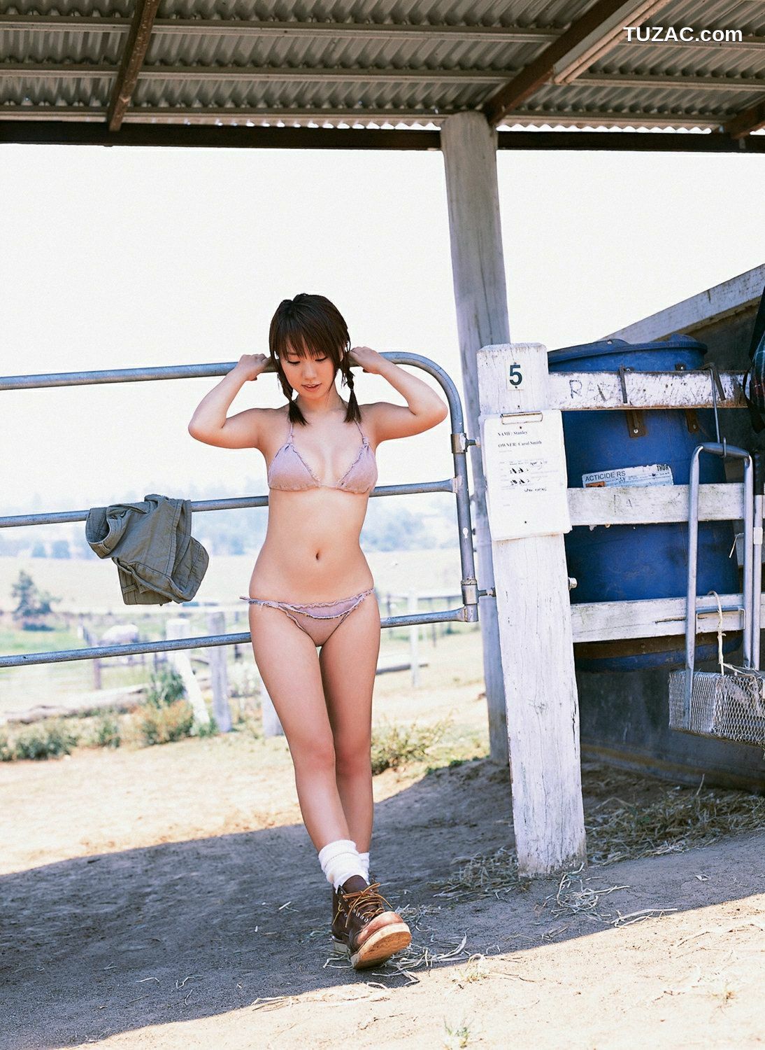 YS Web_山本梓《フイルドでいこう!》写真集 Vol.210[61P]