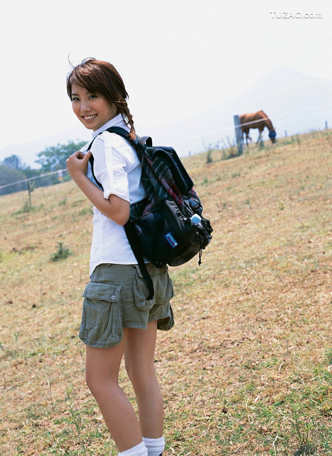 YS Web_山本梓《フイルドでいこう!》写真集 Vol.210[61P]