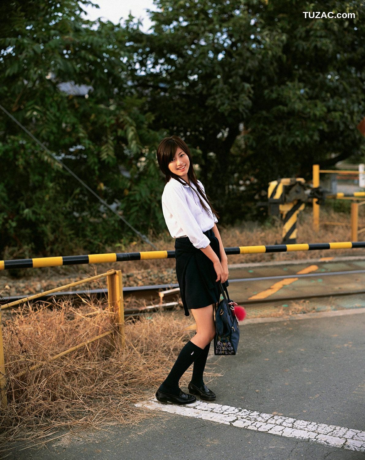 YS Web_杉本有美《ふたりで步いた道》写真集 Vol.209[74P]