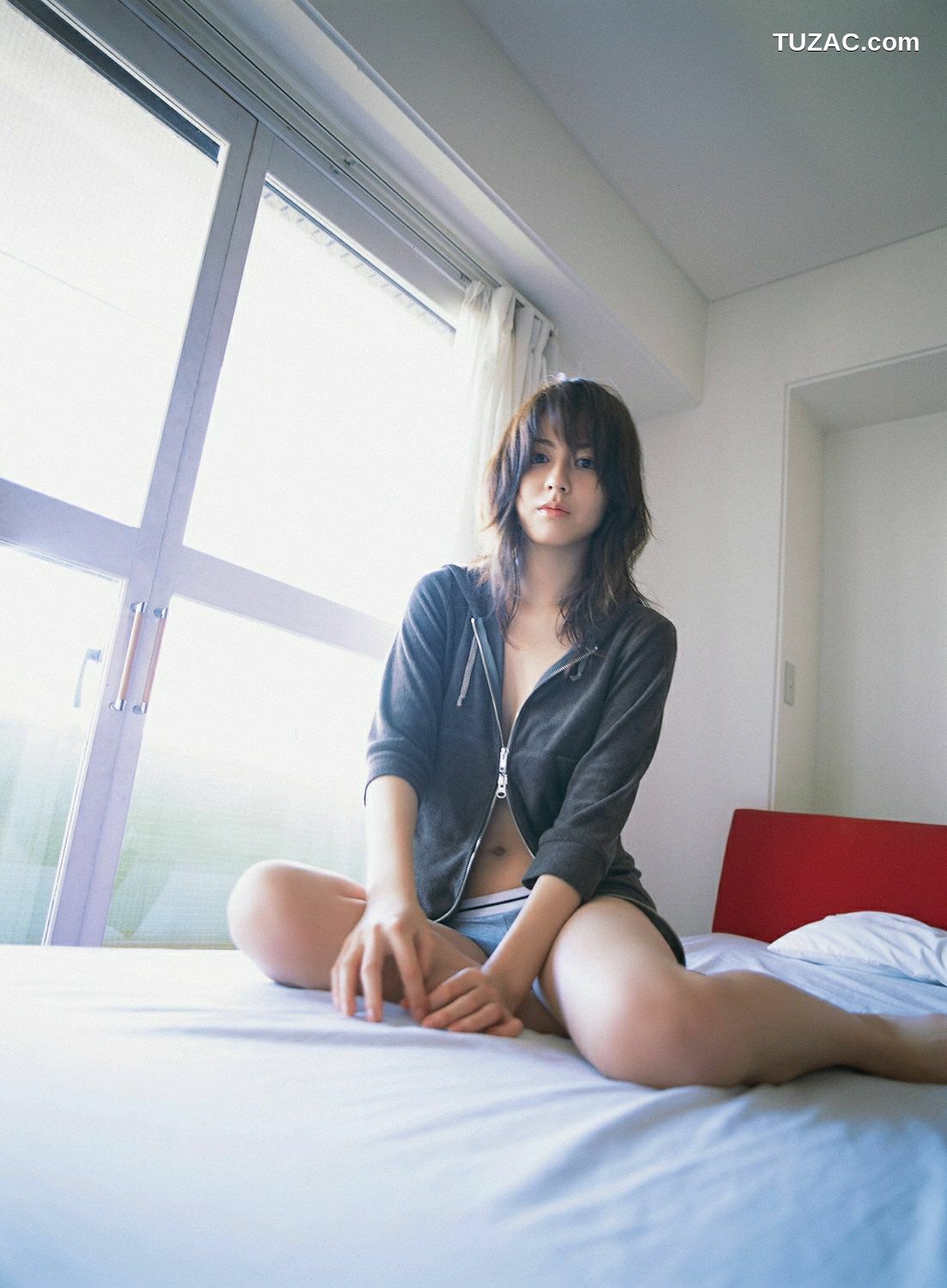 YS Web_杉本有美《压倒的美少女》写真集 Vol.218[106P]