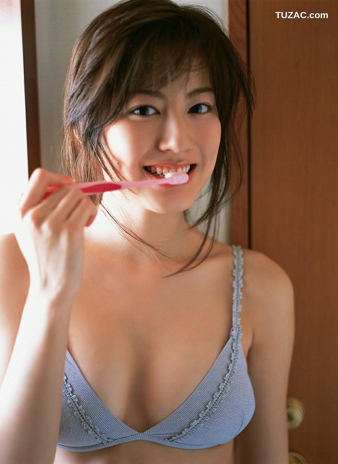 YS Web_杉本有美《压倒的美少女》写真集 Vol.218[106P]