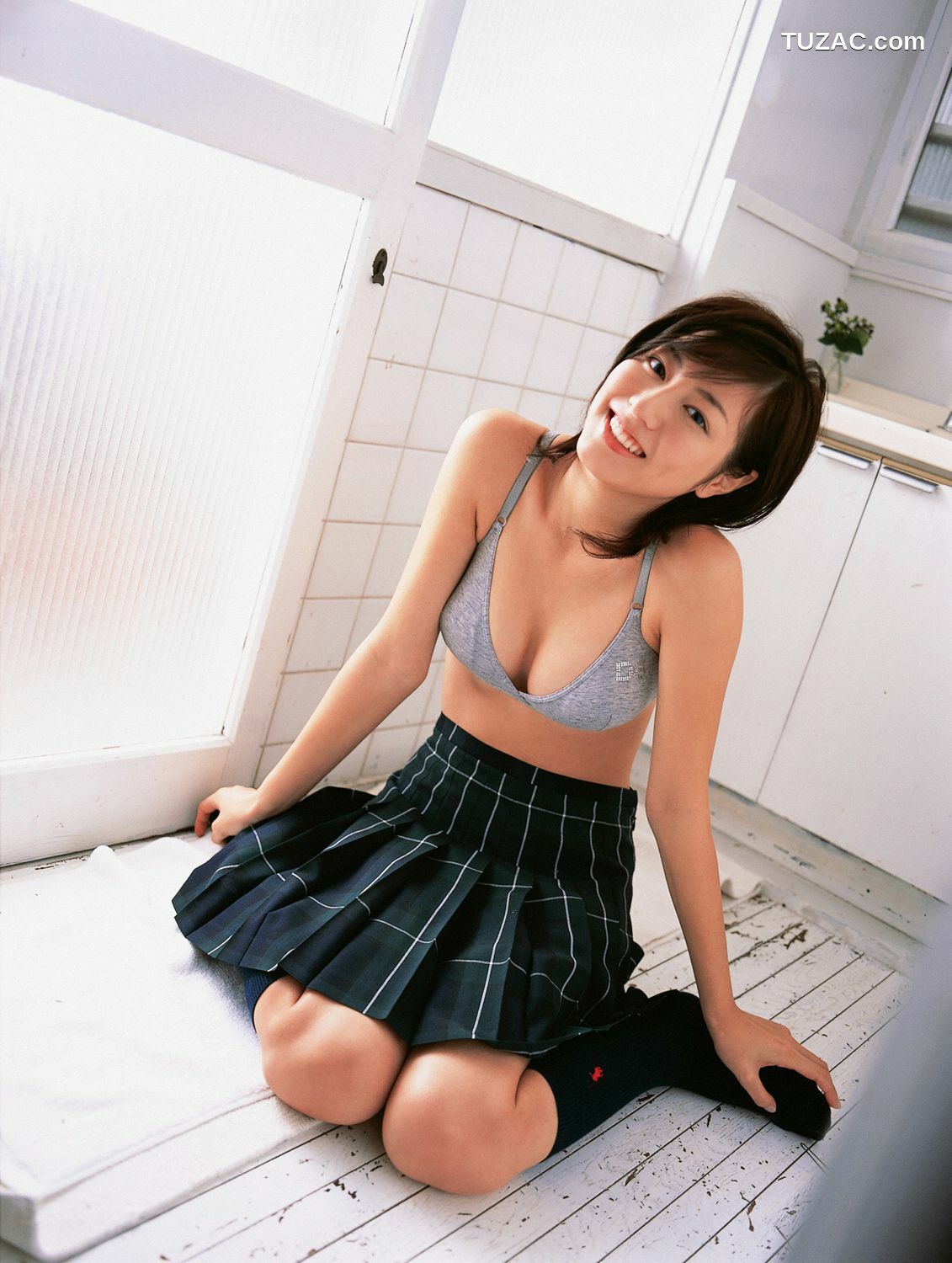 YS Web_杉本有美《超本格派美少女降临!!》写真集 Vol.196[82P]