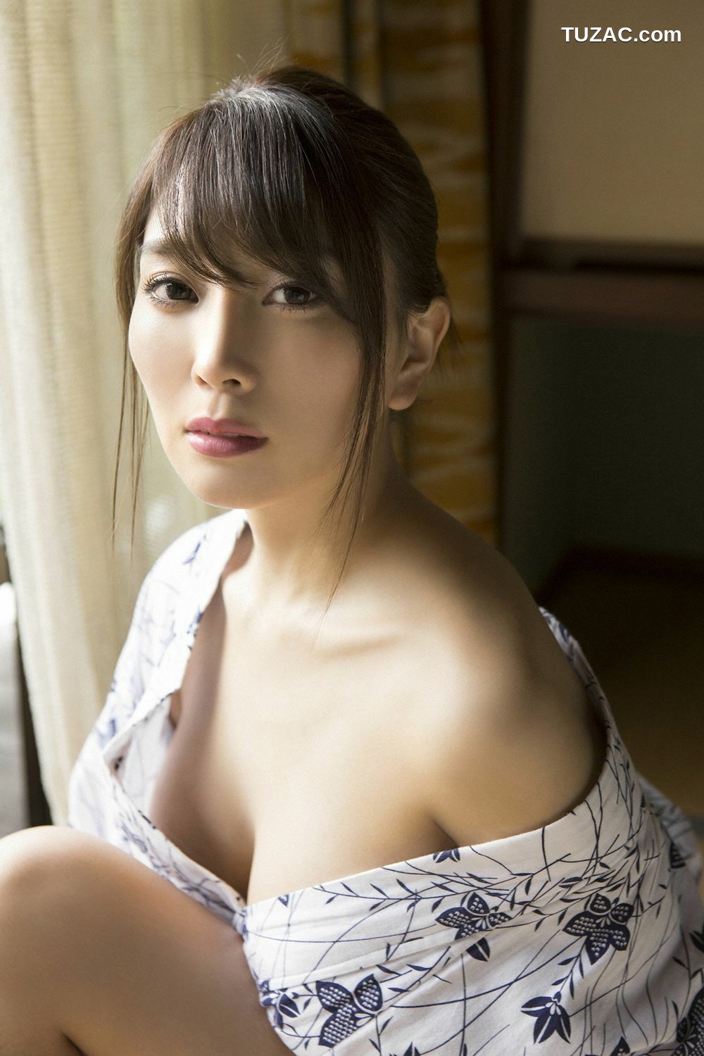 YS Web_森咲智美 「ハイスペックSEXY美女としっぽり温泉旅」 Vol.821 写真集[100P]
